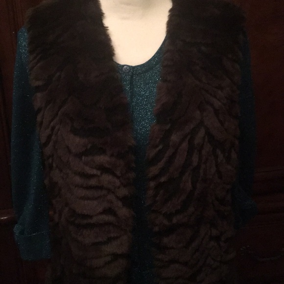Women’s Dana Buchman  Faux Furry Vest - Picture 4 of 9